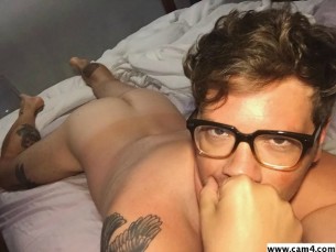 Q&A with John Moletress on his 20 hr art performance live on CAM4!