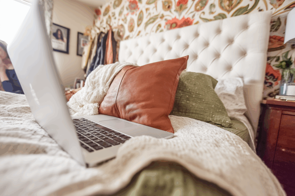 Webcam modeling setup with camera and lighting