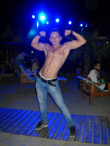 337207_510697882280722_1024451468_o