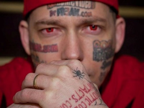 hostgator cam4 rimozione tatuaggi viso